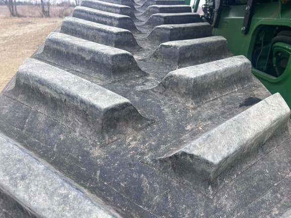 Image of John Deere 8370RT equipment image 3