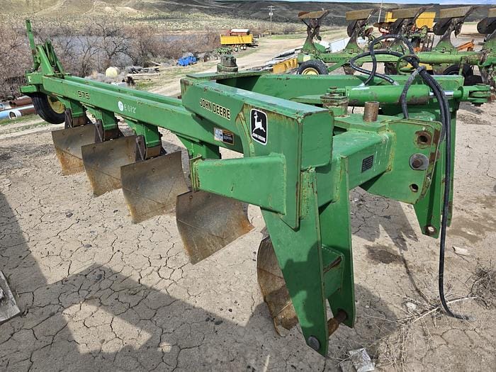 John Deere 975 Equipment Image0