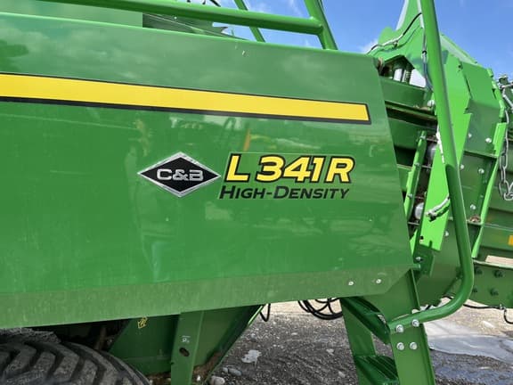 Image of John Deere L341R equipment image 4