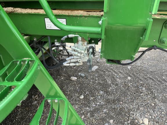 Image of John Deere L341R equipment image 1