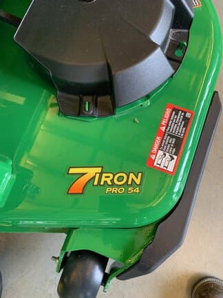 Image of John Deere Q820M equipment image 2