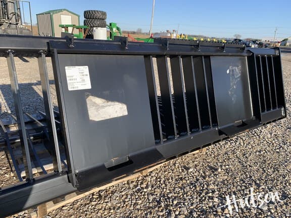 Image of John Deere R84 equipment image 4