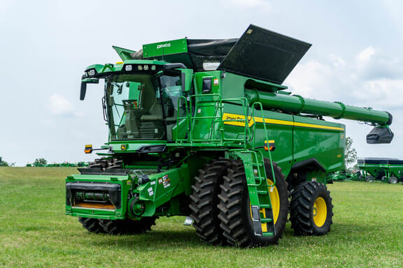 2025 John Deere S7 700 Equipment Image0