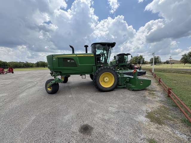 Image of John Deere W235 equipment image 1