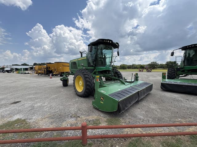Image of John Deere W235 equipment image 4