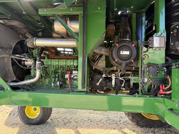 Image of John Deere W235R equipment image 4