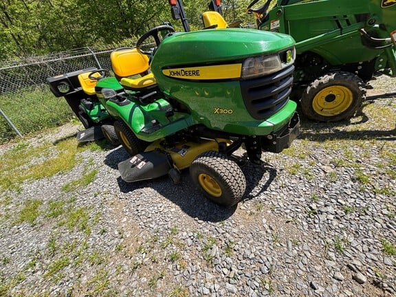 John Deere X300 Equipment Image0