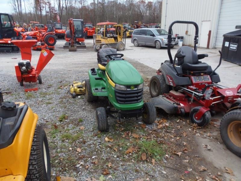 John Deere X324 Equipment Image0