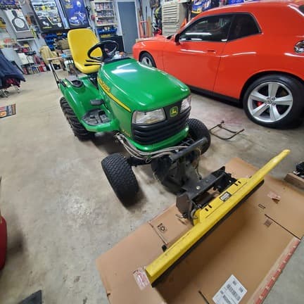 Image of John Deere X485 equipment image 2