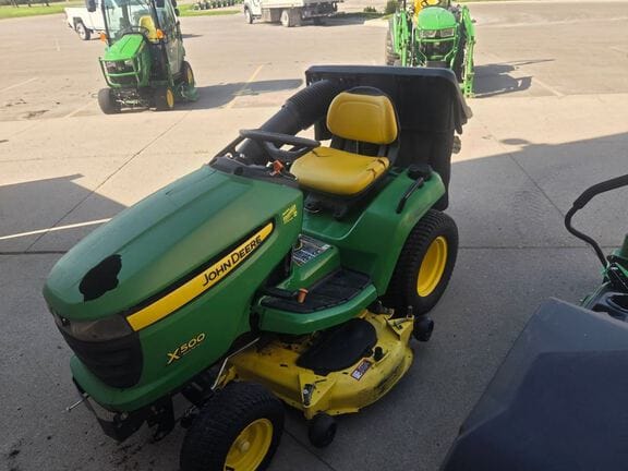 John Deere X500 Equipment Image0