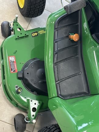 Image of John Deere X570 equipment image 3