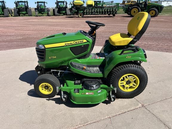 Image of John Deere X734 Primary image