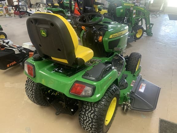 Image of John Deere X738 equipment image 4