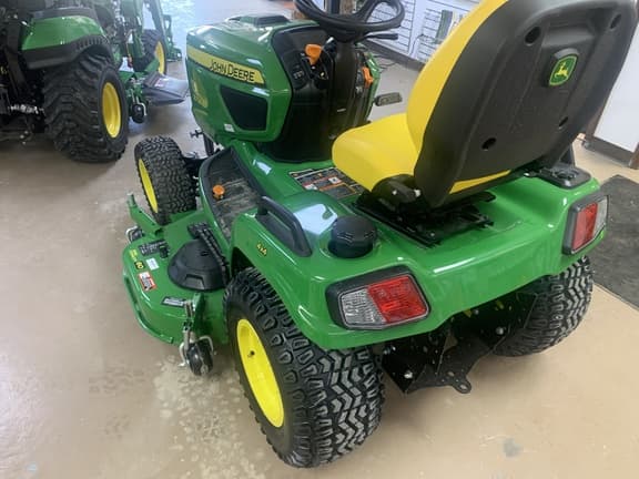 Image of John Deere X738 equipment image 2