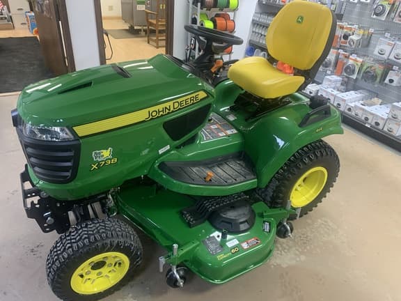 Image of John Deere X738 Primary image