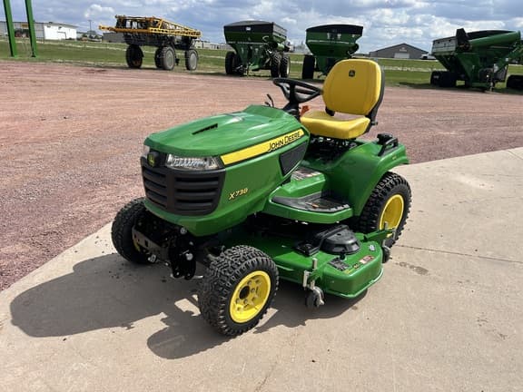 Image of John Deere X738 Primary image