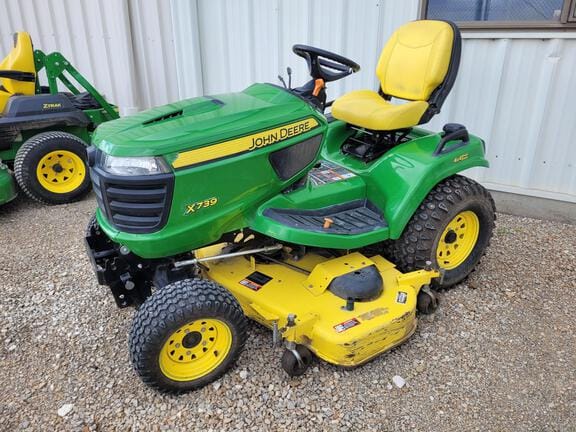 John Deere X739 Equipment Image0