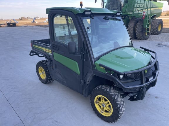 John Deere XUV 835R Equipment Image0