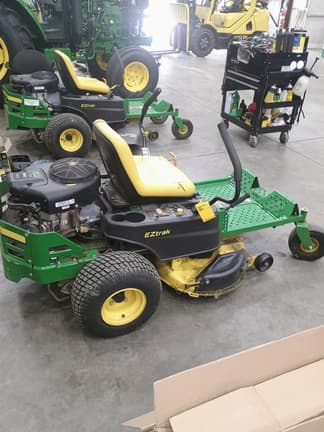 Image of John Deere Z235 equipment image 2
