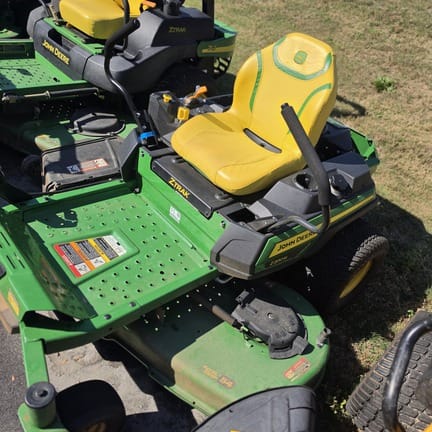 John Deere Z330M Equipment Image0
