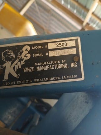 Kinze 2500 Equipment Image0