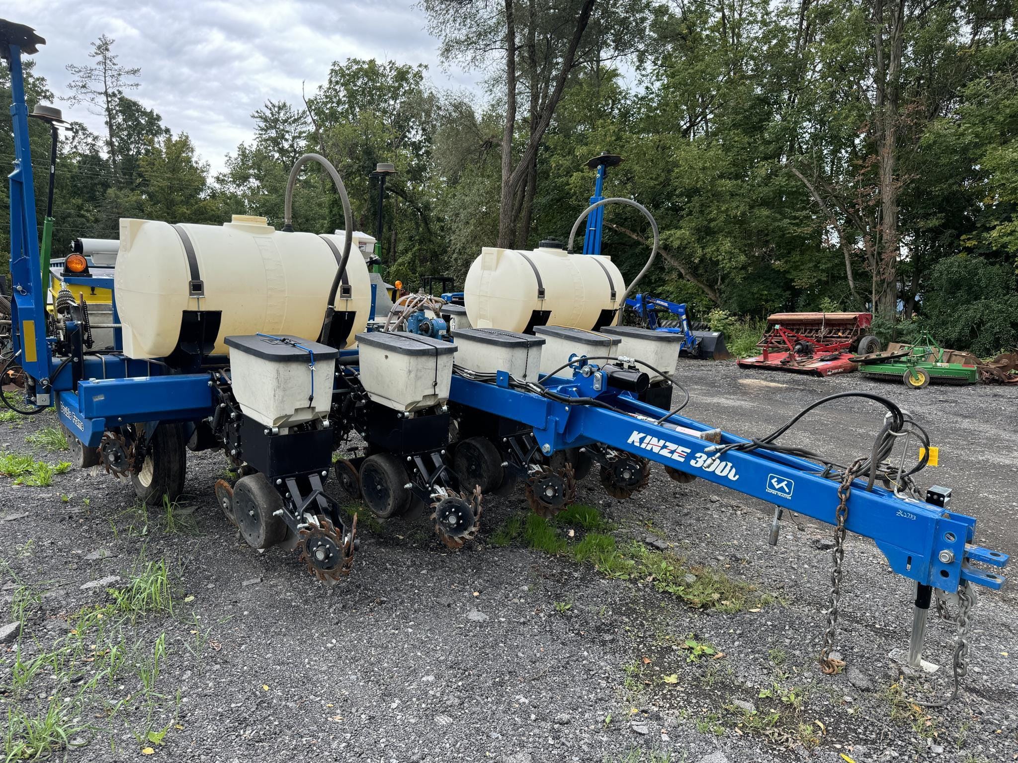 Kinze 3000 Equipment Image0