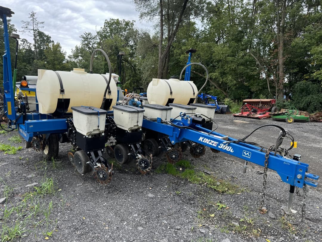 Image of Kinze 3000 Image 0