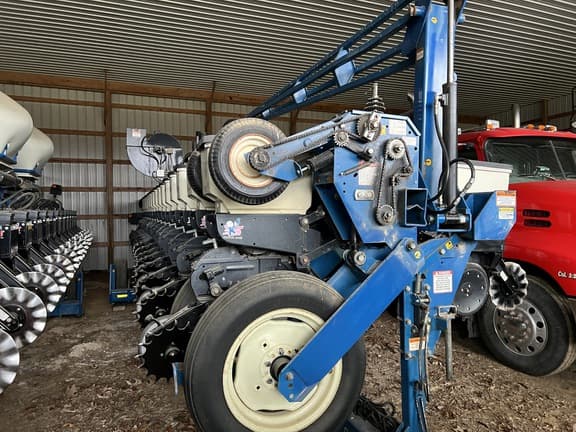 Image of Kinze 3600 equipment image 4