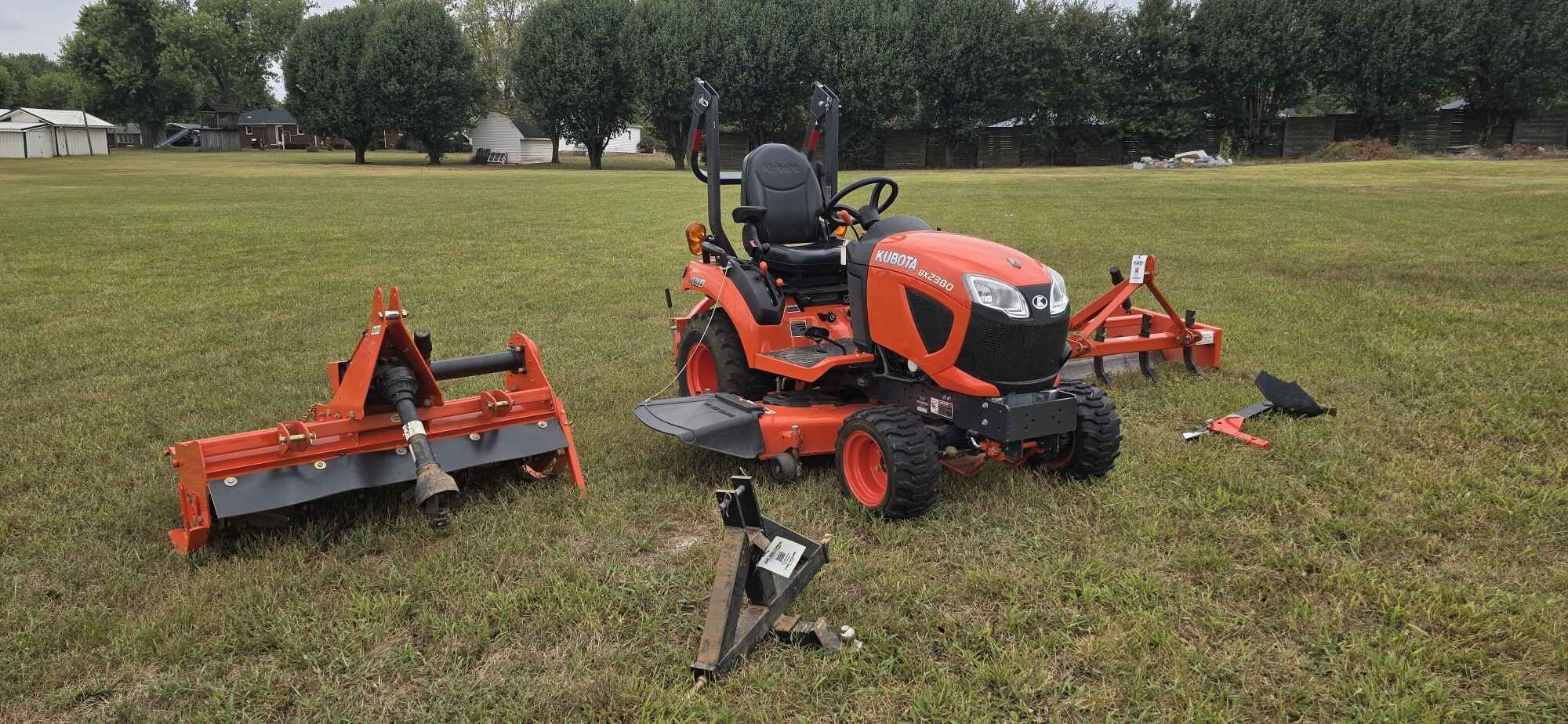 Kubota BX2380 Equipment Image0