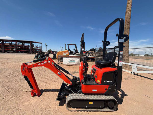 Kubota K008-5 Equipment Image0