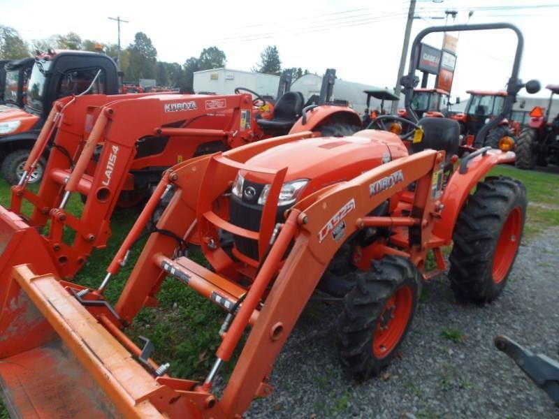 Kubota L3901 Equipment Image0