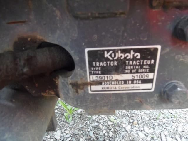 Image of Kubota L3901 equipment image 4