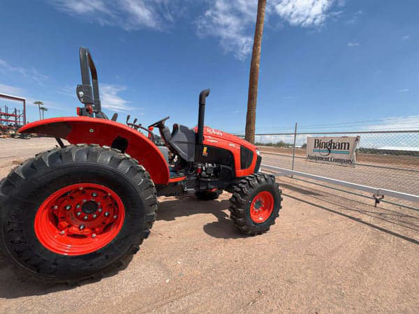 Image of Kubota M5-111 equipment image 1