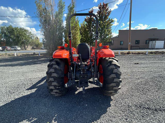 Image of Kubota M5660 equipment image 3