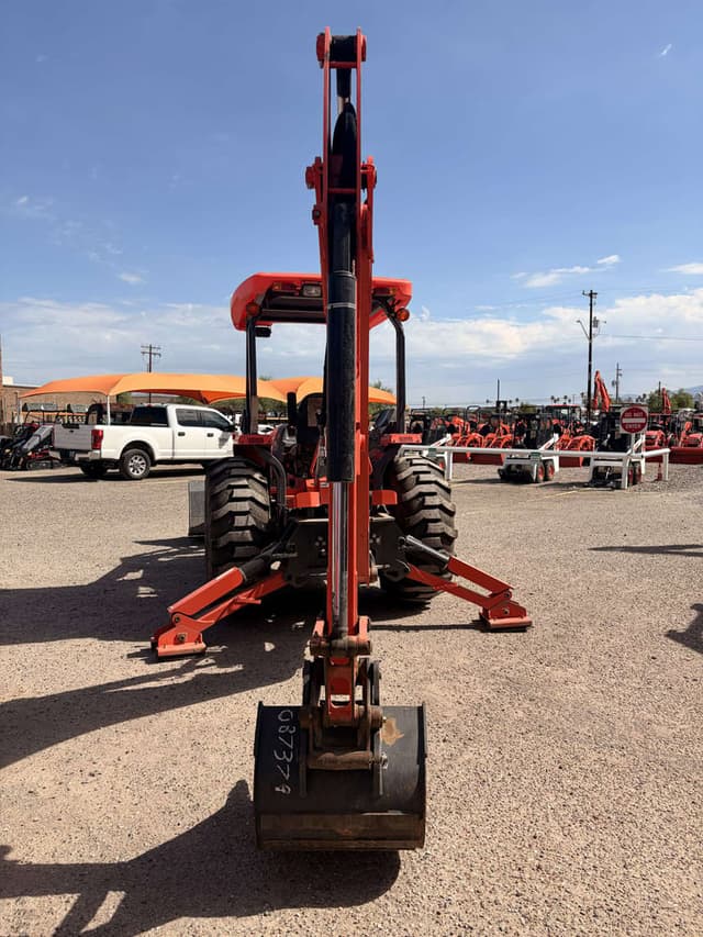 Image of Kubota M62 equipment image 4