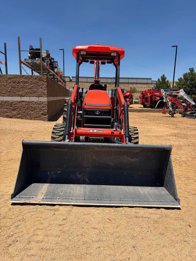 Image of Kubota M62 equipment image 2