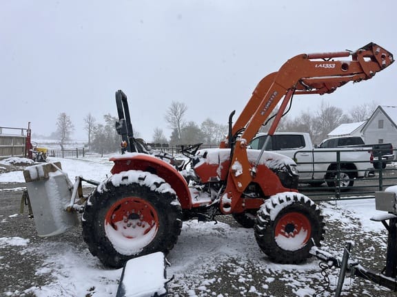 Kubota M7060 Equipment Image0
