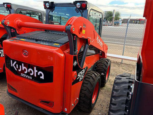 Image of Kubota SSV65 equipment image 1