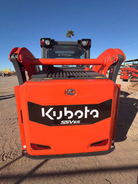Image of Kubota SSV65 equipment image 3