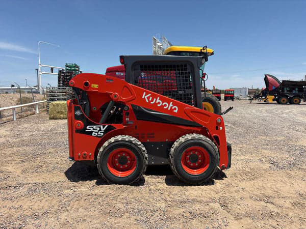 Image of Kubota SSV65 equipment image 1