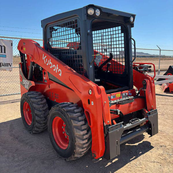 Image of Kubota SSV65 equipment image 1
