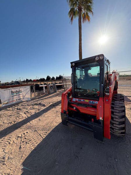 Image of Kubota SSV75 equipment image 2