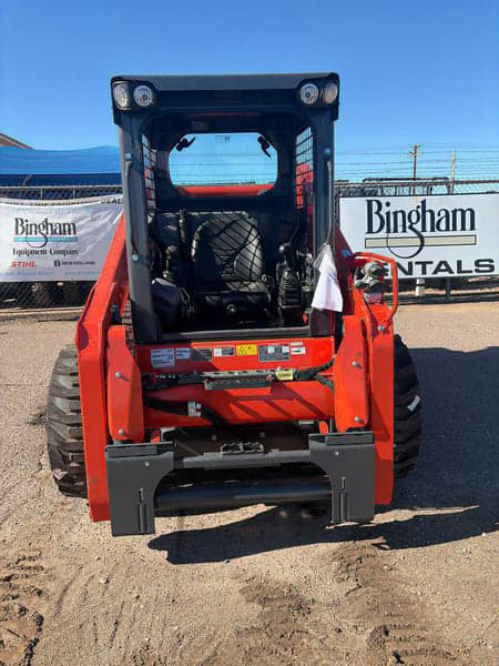 Image of Kubota SSV75 equipment image 2