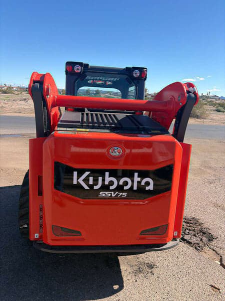 Image of Kubota SSV75 equipment image 3