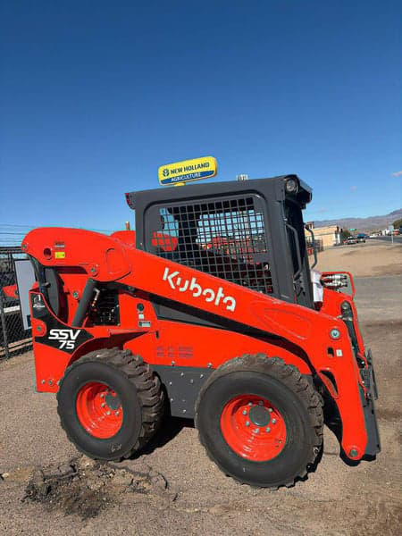 Image of Kubota SSV75 equipment image 1