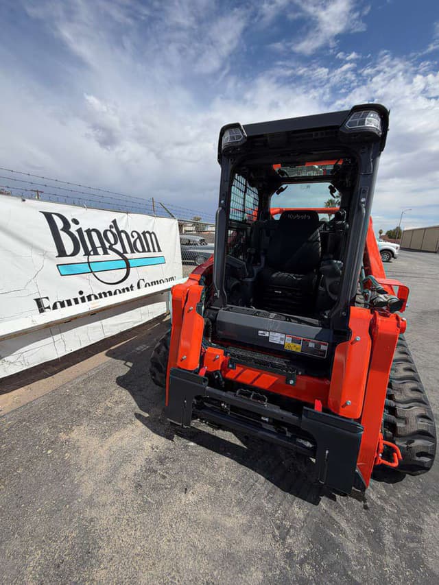 Image of Kubota SVL97-3 equipment image 2