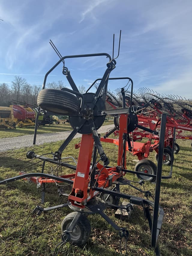 Image of Kubota TE4052T equipment image 4