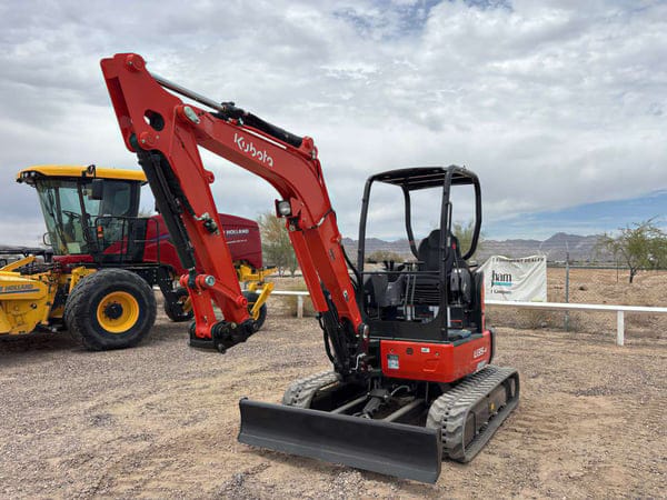 Kubota U35-4 Equipment Image0