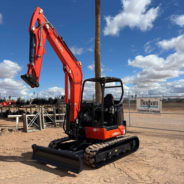 Kubota U55-5 Equipment Image0