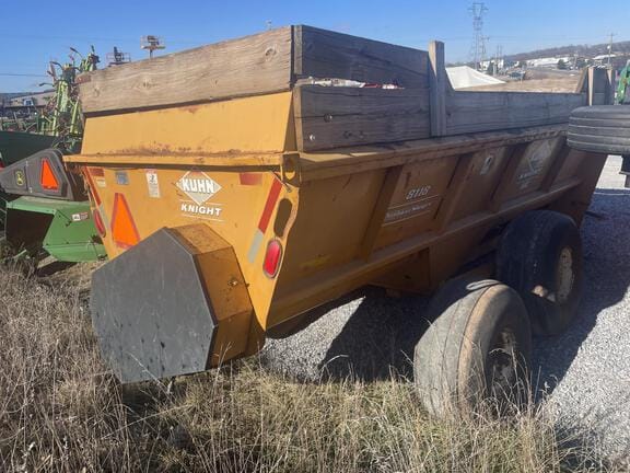 Kuhn Knight 8118 Equipment Image0